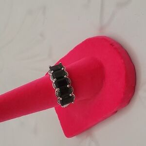 Elegant 925 and Emerald Women's Ring